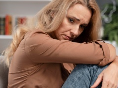 Wolą poduszkę finansową od kwiatów. Polki redefiniują priorytety