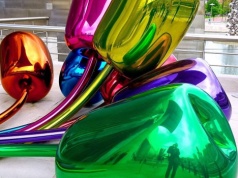 Nie tylko tulipany. Skąd się wziął Dzień Kobiet i dlaczego obchodzimy go 8 marca?