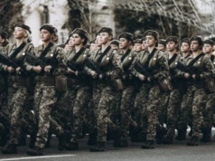 Liczby są oszałamiające. Kobiety masowo idą na front. Syrski ujawnia dane!