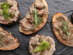 Więcej nie wyrzucisz resztek z rosołu. Zrób z nich obłędny dodatek do kanapek