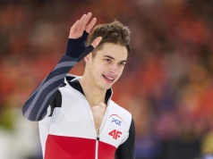 Polacy w MŚ w łyżwiarskim wieloboju. Semirunnii powalczy o medal