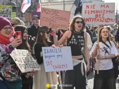 Manifa Warszawska przeszła ulicami stolicy. "Naszą odpowiedzią jest solidarność"