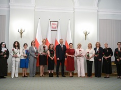 11 kobiet odebrało odznaczenia w Pałacu Prezydenckim. WIDEO