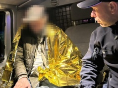 Wracał ze sklepu do domu, przewrócił się i nie mógł wstać. Nie wiedział gdzie jest