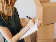 Obywatele UE masowo opuszczają Niemcy. Wskazują trzy główne powody