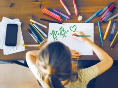 Nie książę z bajki, a czatbot AI. Robot może być pierwszą miłością twojego dziecka