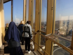 Taras widokowy w Łagiewnikach. Panorama Krakowa z wieży przy Sanktuarium Miłosierdzia