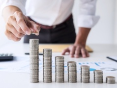 Pensje wzrosły o 60 proc. w 5 lat. Polacy: za mało, firmy w kropce