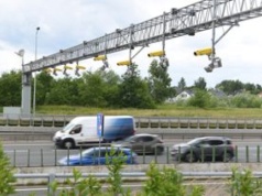 Montują odcinkowy pomiar na jednej z najbardziej ruchliwych dróg w Polsce