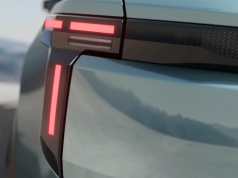 Dacia znalazła własną drogę w rywalizacji z chińskimi markami