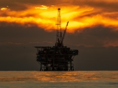 Gorąco na rynku ropy. G7 sięga po zapasy, cena reaguje