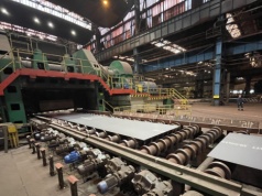 Stal za burtą unijnego systemu wsparcia. Musi być zielona, ale niekoniecznie z Unii