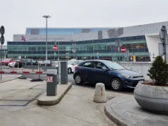 Ewakuacja na Lotnisku Chopina. Zamknięta część hali przylotów