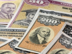 Wyprzedaż obligacji. Rosną obawy o stagflację