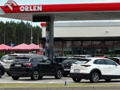Niemcy rzucili się po paliwo z Polski. Wyschły też stacje w Czechach