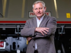 Wielton znów sięgnie po kapitał. Akcje właśnie poszły w pakietówkach