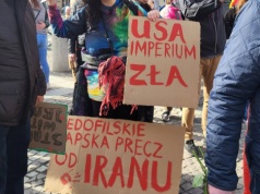 „Stop wojnie, stop przemocy”. Manifestacja w Krakowie przeciwko atakom na Iran (Galeria)