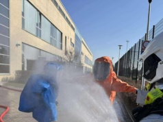 Chmura drażniącego gazu na basenie. 5 osób w szpitalu