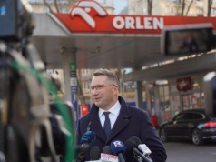 Premier drożyzny? Tusk patrzy a ceny paliw rosną. Czarnek i PiS chcą obniżek!