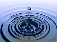 W kropli superciekłego helu zrobiono coś, co jeszcze niedawno było poza zasięgiem