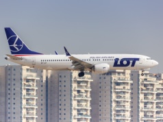 LOT przedłużył zawieszenie lotów na Bliski Wschód. Jedna trasa wróci dopiero w październiku