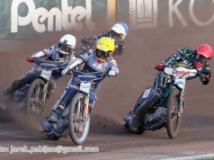 Żużel. Przeciwległa prosta: PESEL, czyli jak zrobiliśmy z młodości towar luksusowy (FELIETON)