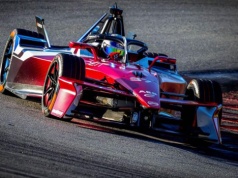 Citroën zamieni ulicę w Madrycie w tor wyścigowy. Elektryczny bolid pojawi się w centrum