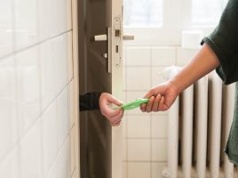 Papier toaletowy zamiast podpaski? Witajcie w dwudziestej gospodarce świata