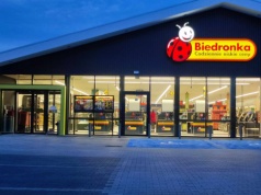 Coraz więcej osób robi zakupy nocą. Sklepy wydłużają godziny otwarcia