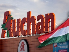 Auchan sprzedaje 8 parków handlowych w Polsce. Węgierski gigant przejmuje stery