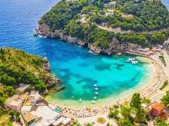 Grecja wiosną ☀️🏖️Loty i noclegi na Korfu za jedyne 569 PLN 🔥