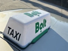 Nowa opcja w Bolcie. Można wybrać kurs z kierowcą mówiącym po polsku