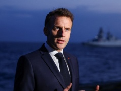 Macron pojawił się na pokładzie lotniskowca. Zwrócił się do żołnierzy