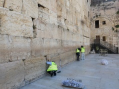 Przyspieszone czyszczenie Ściany Płaczu