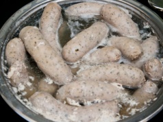 Biała kiełbasa królową Wielkanocy. Ale "ładny" kolor to początek problemów