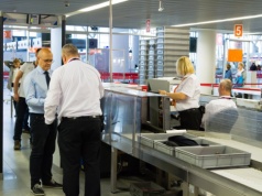 Pokazał zakazaną strefę Lotniska Chopina. Słono zapłaci za transmisję na żywo