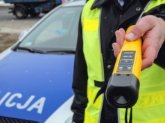 Pijana para za kółkiem. Zmieniali się podczas jazdy, oboje bez prawa jazdy