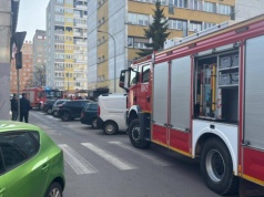 Zadymienie w wieżowcu w Koninie. Strażacy ewakuowali mieszkańców