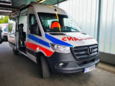 Tragiczny wypadek w Mąkolinie. Nie żyje 14-latka po dachowaniu auta