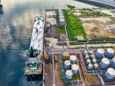 Tankujesz benzynę kupioną 50 dni temu, ale już płacisz „wojenne" ceny