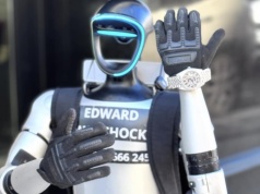 Robot za 115 tys. zł zaczepia Polaków. Kto go wypuścił na ulice?