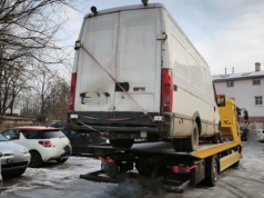 Straż miejska usuwa porzucone auta z ulic Jeleniej Góry