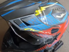 Zaczął myć motocykl. Gdy skończył, po kasku nie było już śladu