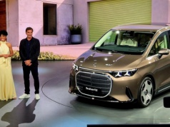 Mercedes VLE to szczyt luksusu w skórze vana. 700 km zasięgu i sala kinowa