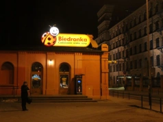 Polacy ruszyli na nocne zakupy. Nowe dane pokazują, co kupujemy po 22:00