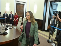 Kontrowersyjna ustawa wraca do Sejmu. Cały czas zbiera krytyczne opinie