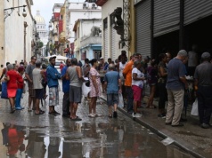 Na rajskiej wyspie brakuje paliwa i prądu. Na ulicach coraz więcej dorożek