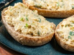 Tę pyszną i lekką pastę robię w 5 minut. Syci, bo ma dużo zdrowych tłuszczów oraz białka