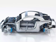 Alpine A110 nie zamknie się na jeden napęd. Nowa generacja może mieć też napęd spalinowy