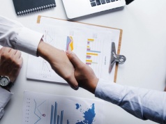 Umowy o dzieło a B2B. ZUS notuje rekordowy spadek popularnych umów